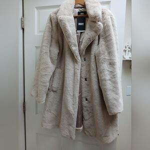 Nwt. DKNY faux fur, hidden snap, side pockets lightweight  coat